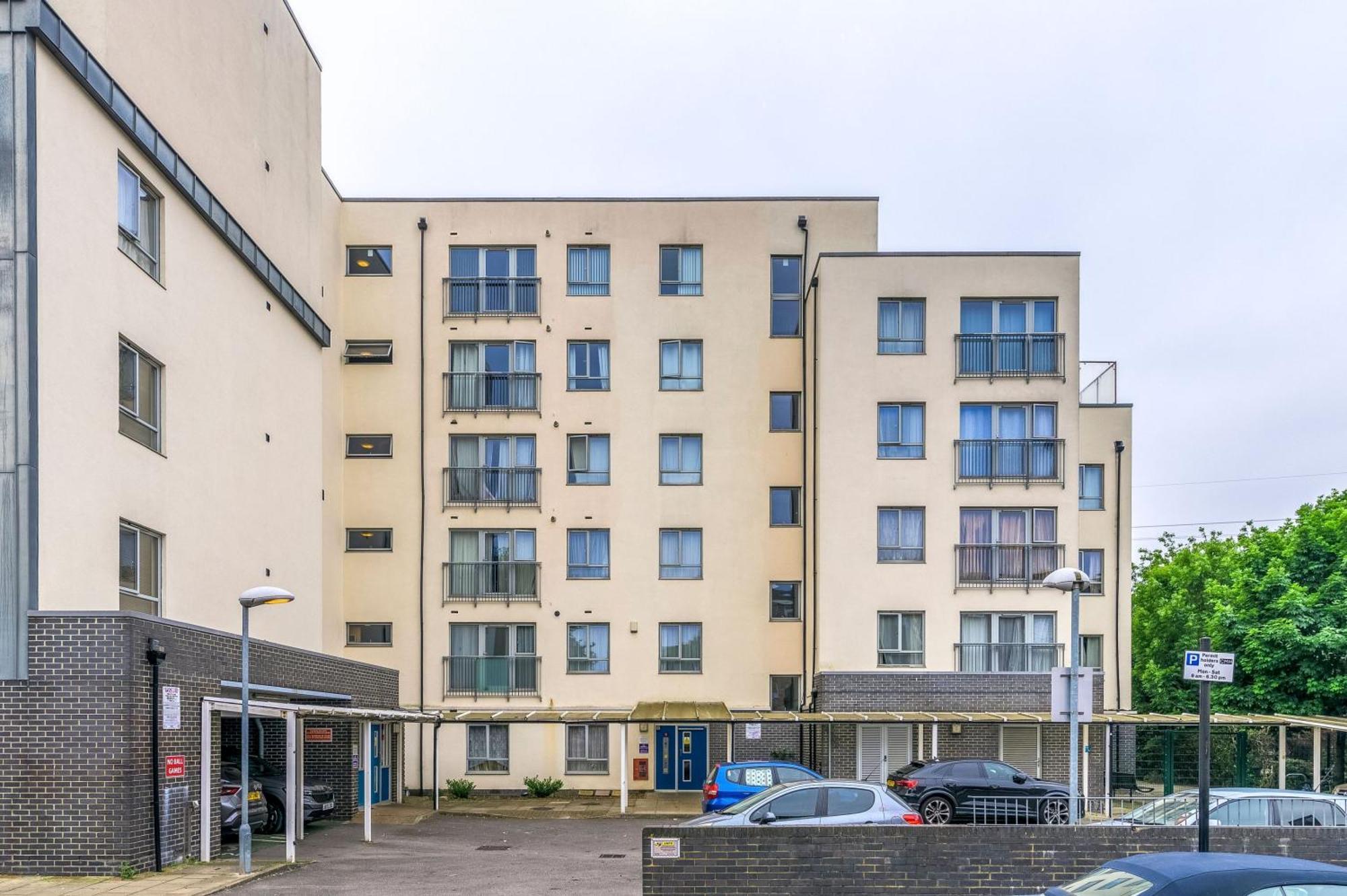 Warm 2-bed Flat By Livestay Short Lets & Serviced Apartament